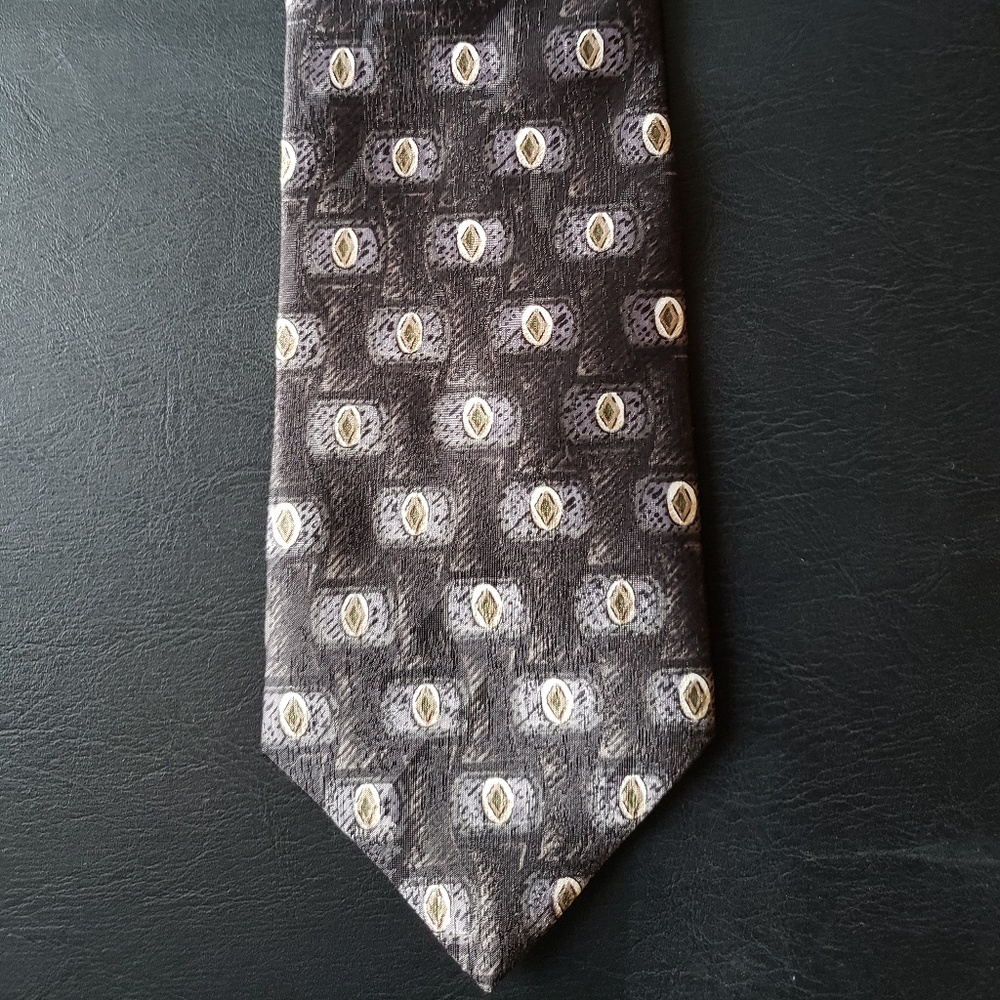 Men's necktie
